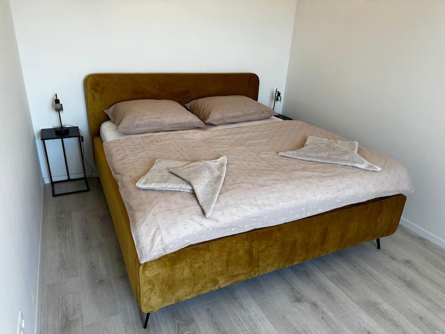 Cozy Apartment Near City Centrum And Bratislava Airport Exterior foto