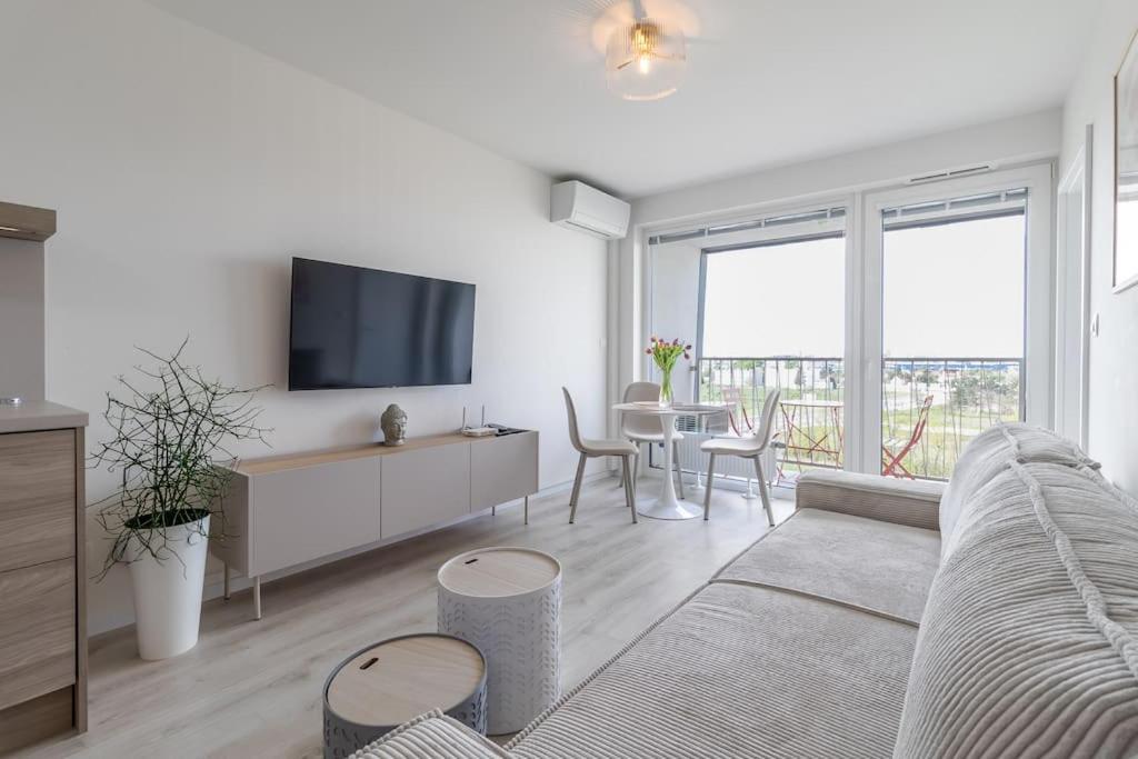 Cozy Apartment Near City Centrum And Bratislava Airport Exterior foto